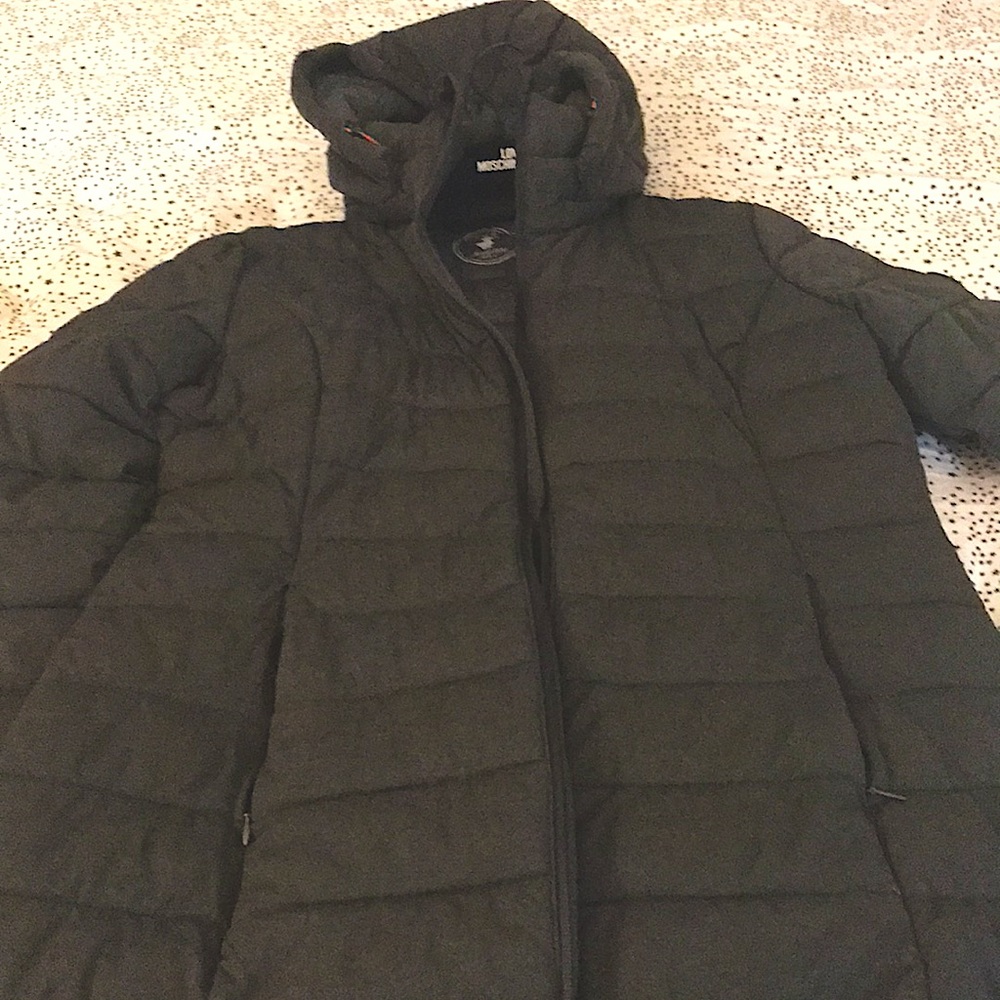 Hi 👋 you looking for Save the duck jacket 🧥!